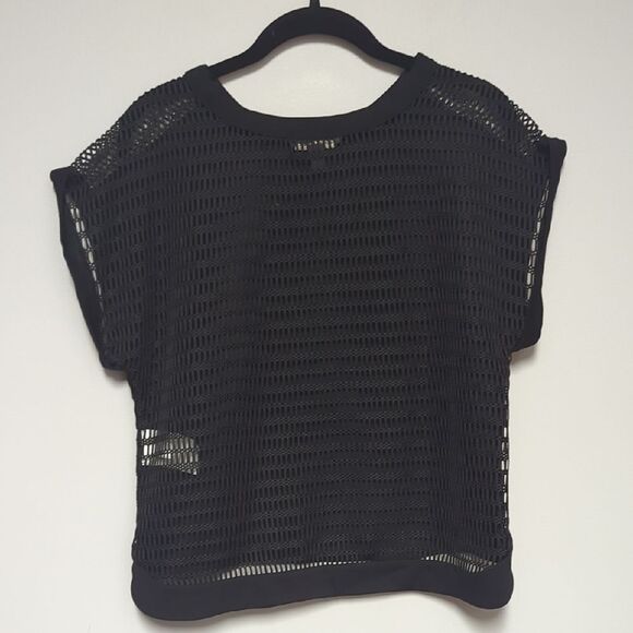 Banana Republic Black Boxy Crop T-Shirt with Cap Sleeves - Picture 2 of 5